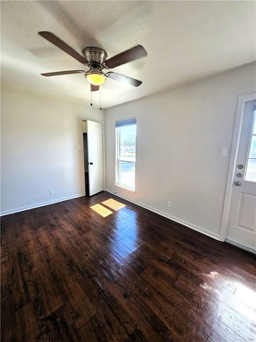 4816 Delwood St 3, Corpus Christi, TX 78413