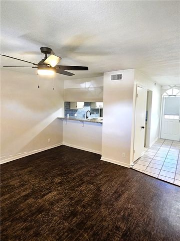 4816 Delwood St 3, Corpus Christi, TX 78413