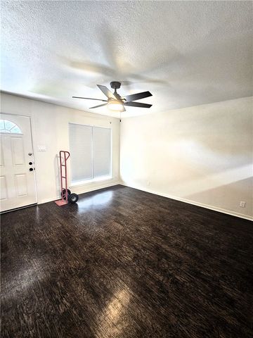 4816 Delwood St 3, Corpus Christi, TX 78413