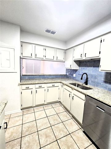 4816 Delwood St 3, Corpus Christi, TX 78413