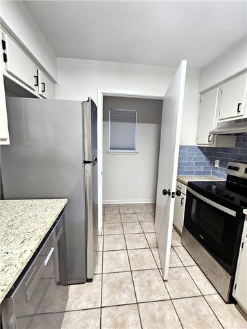 4816 Delwood St 3, Corpus Christi, TX 78413
