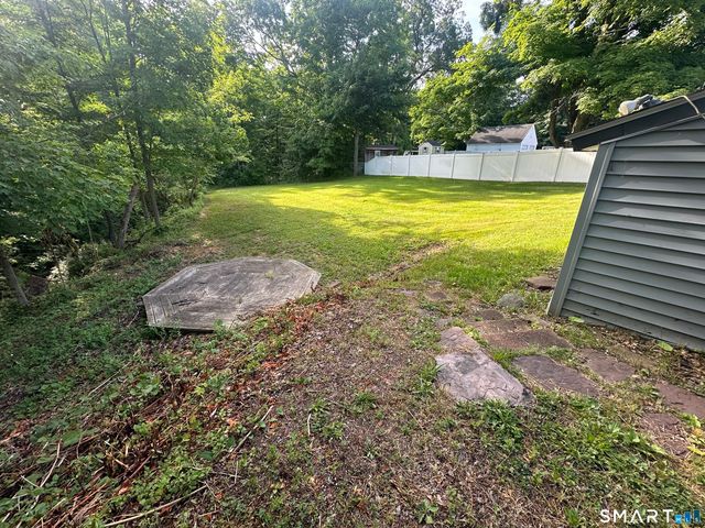 634 East Street North, Suffield, CT 06078