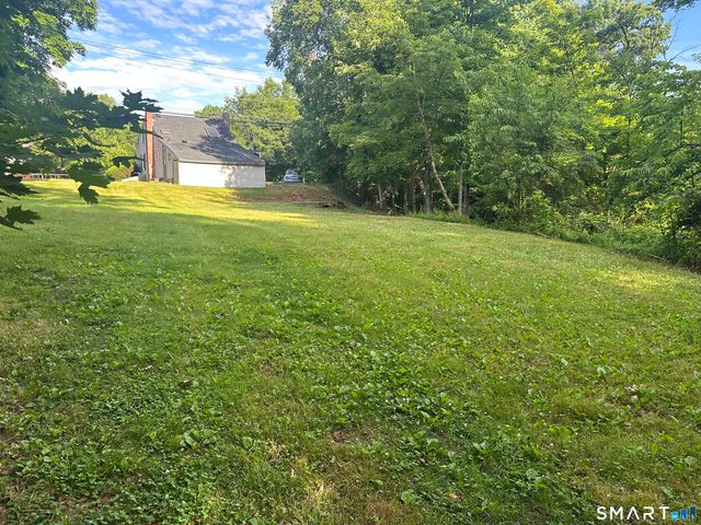 634 East Street North, Suffield, CT 06078