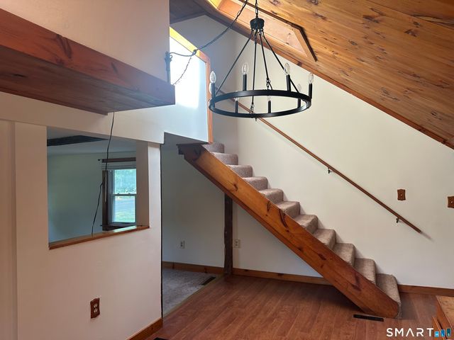 634 East Street North, Suffield, CT 06078