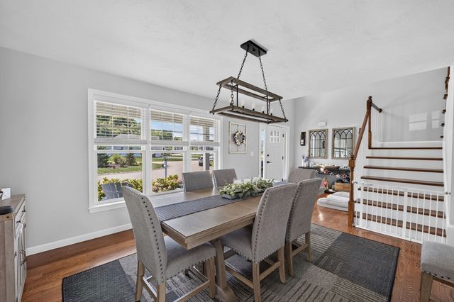 21 Bunker Ln, Lakeville, MA 02347