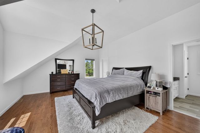 21 Bunker Ln, Lakeville, MA 02347