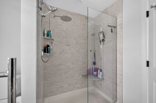 21 Bunker Ln, Lakeville, MA 02347