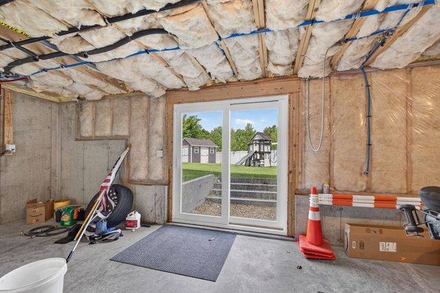 21 Bunker Ln, Lakeville, MA 02347
