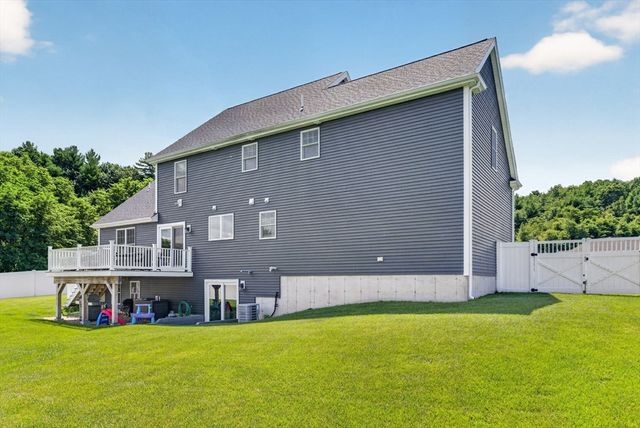 21 Bunker Ln, Lakeville, MA 02347