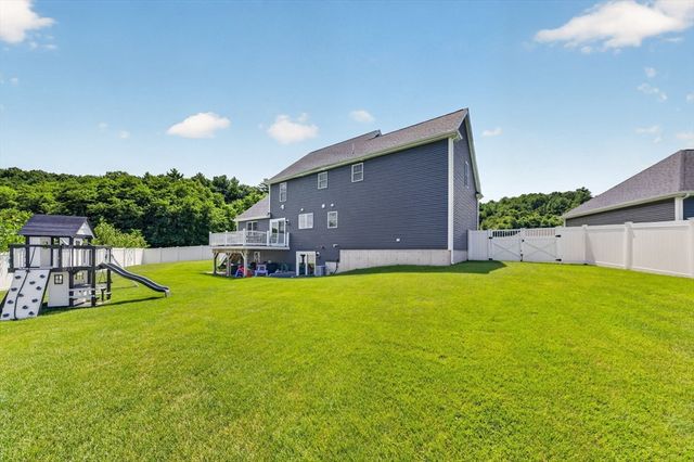 21 Bunker Ln, Lakeville, MA 02347
