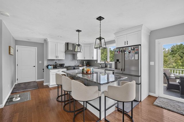 21 Bunker Ln, Lakeville, MA 02347