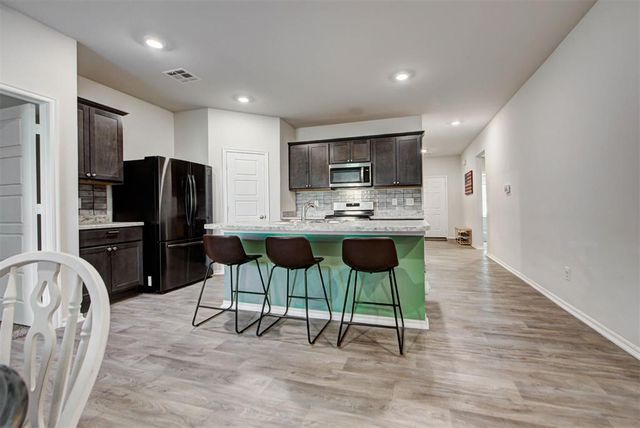 3409 Furrow Drive, Yukon, OK 73099