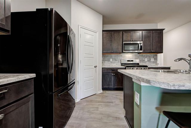 3409 Furrow Drive, Yukon, OK 73099