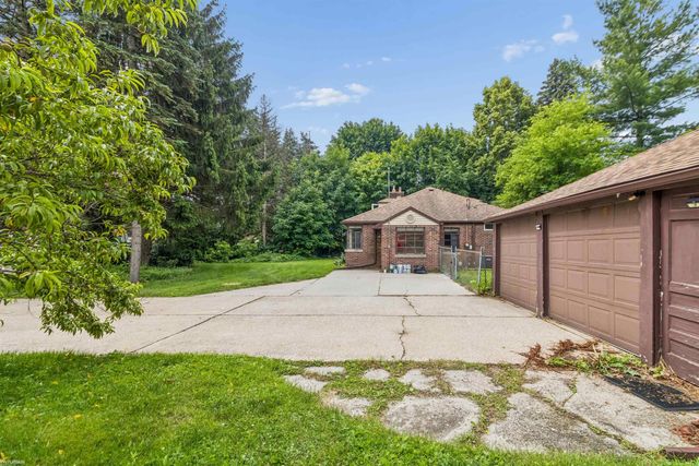 3000 W Water Street, Port Huron, MI 48060