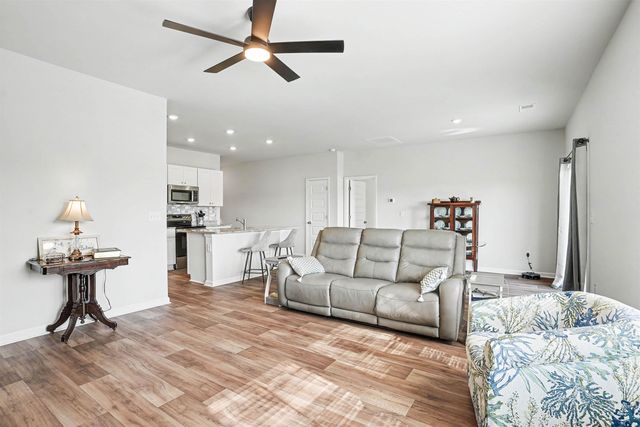 212 Warner Crossing Way, Loris, SC 29569