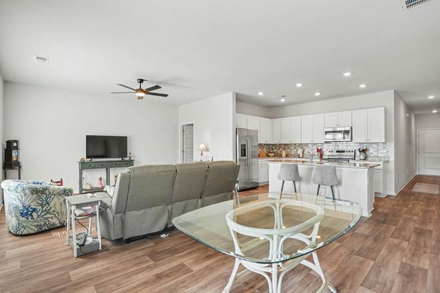 212 Warner Crossing Way, Loris, SC 29569
