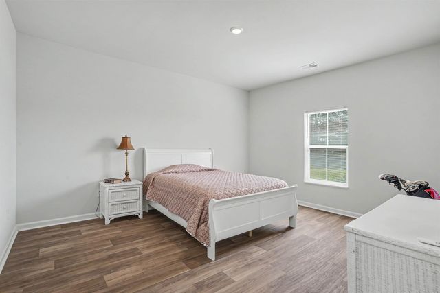 212 Warner Crossing Way, Loris, SC 29569