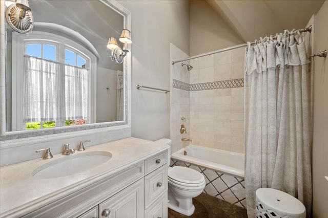 1235 Longmeadow Lane, Glencoe, IL 60022