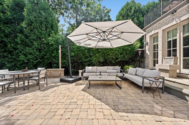 1235 Longmeadow Lane, Glencoe, IL 60022