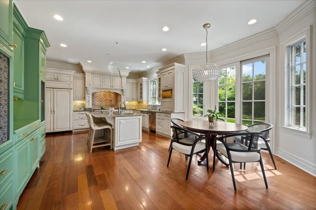 1235 Longmeadow Lane, Glencoe, IL 60022