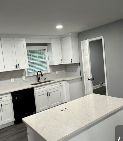 318 Willowwind Drive, Loganville, GA 30052