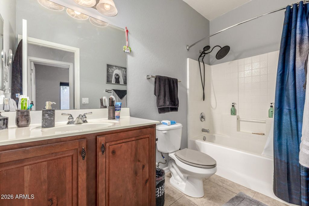 Image 21 of property listing at 12229 W OCOTILLO Lane, El Mirage, AZ 85335