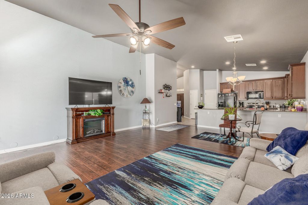 Image 6 of property listing at 12229 W OCOTILLO Lane, El Mirage, AZ 85335