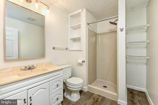 211 AMY CT, Sterling, VA 20164