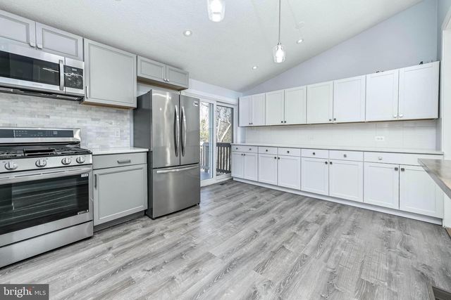 211 AMY CT, Sterling, VA 20164