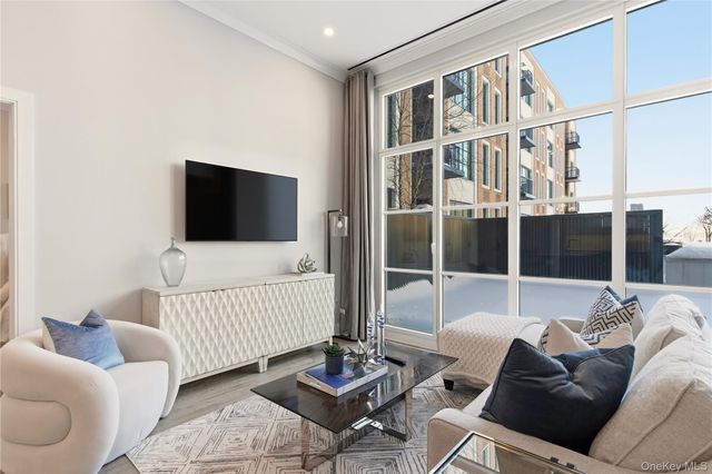 100 Garvies Point Road 1001, Glen Cove, NY 11542