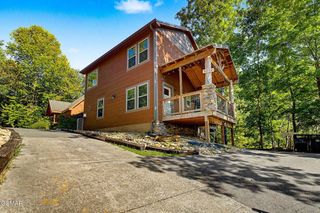 1012 Ravens Ford Way, Sevierville, TN 37876