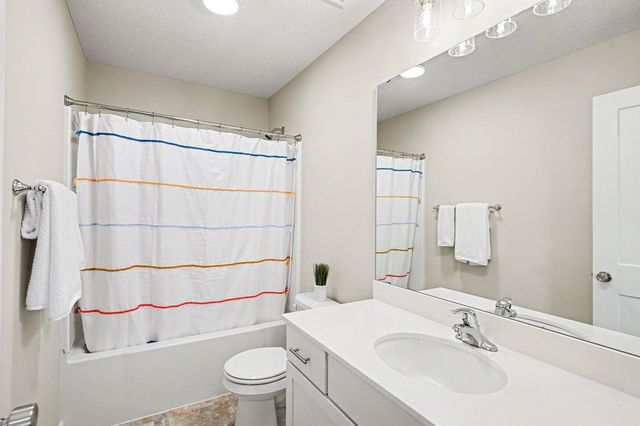 17945 Hidden Creek Trail, Lakeville, MN 55044