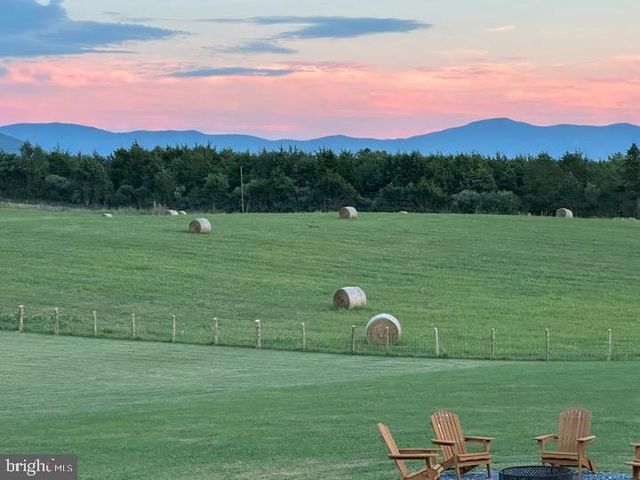 1195 MOUNTAIN VIEW DR, Rileyville, VA 22650