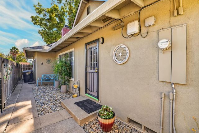 7025 Cherrytree Ave, Citrus Heights, CA 95621