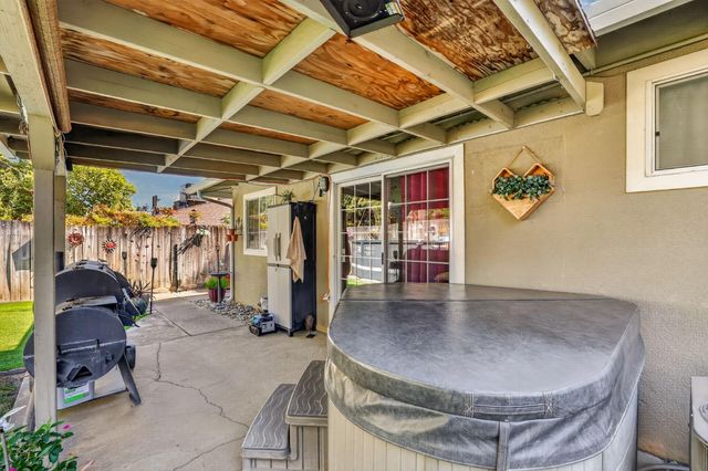 7025 Cherrytree Ave, Citrus Heights, CA 95621