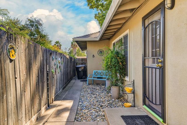 7025 Cherrytree Ave, Citrus Heights, CA 95621