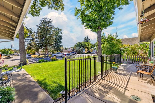 7025 Cherrytree Ave, Citrus Heights, CA 95621