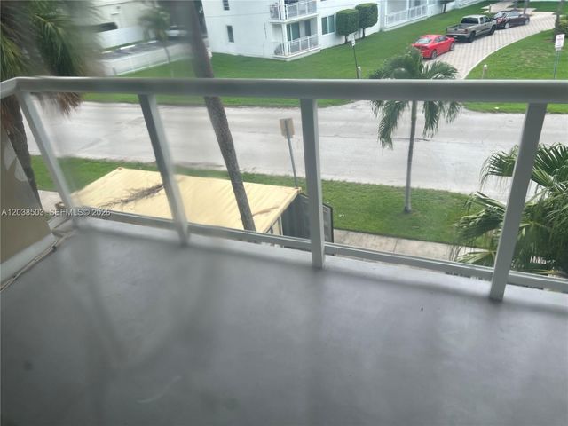 1600 NE 114th St 208, Miami, FL 33181
