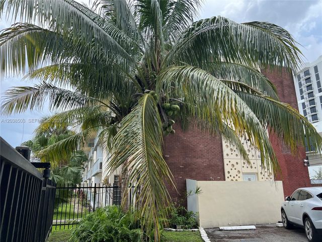 1600 NE 114th St 208, Miami, FL 33181