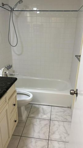 1600 NE 114th St 208, Miami, FL 33181
