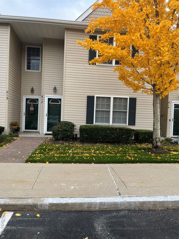 912 Altessa Boulevard, Melville, NY 11747