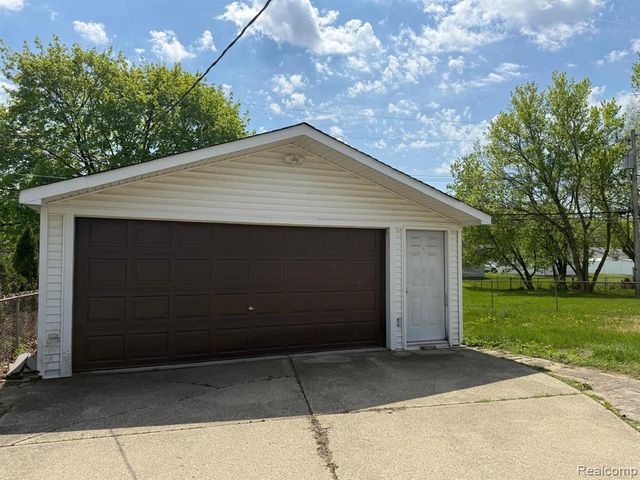 30907 Fernwood Street, Westland, MI 48186