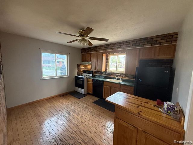 30907 Fernwood Street, Westland, MI 48186