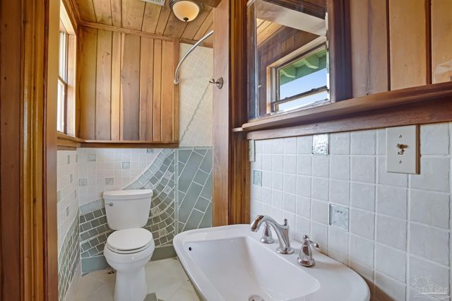 234 Ariola Dr, Pensacola Beach, FL 32561