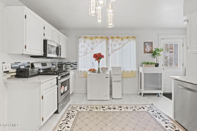 1295 Myron Street, Niskayuna, NY 12309