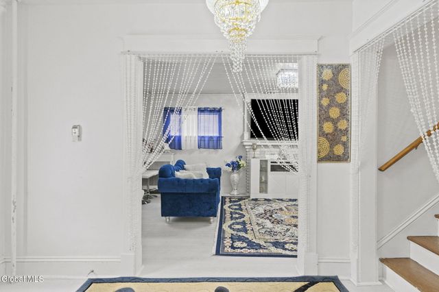 1295 Myron Street, Niskayuna, NY 12309