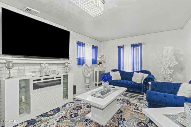 1295 Myron Street, Niskayuna, NY 12309