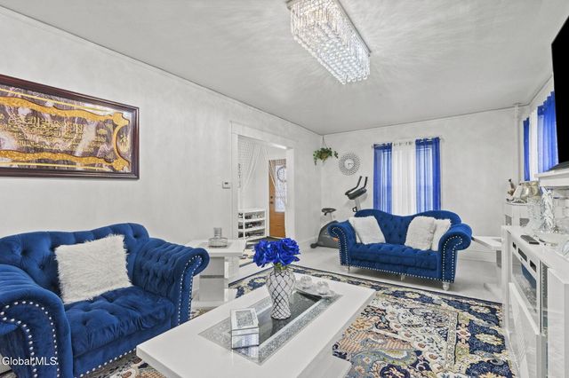 1295 Myron Street, Niskayuna, NY 12309