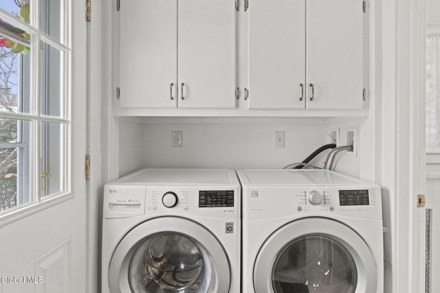 1295 Myron Street, Niskayuna, NY 12309