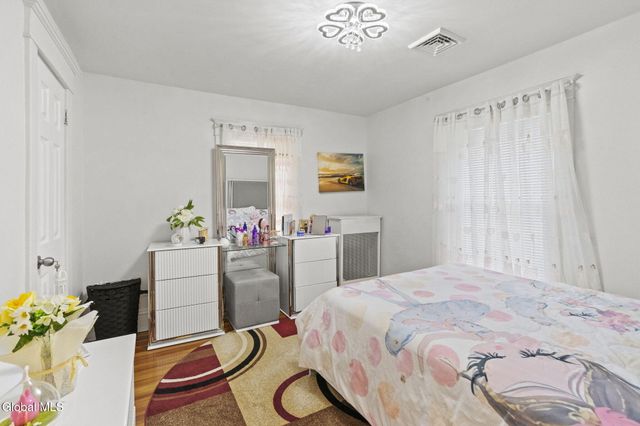 1295 Myron Street, Niskayuna, NY 12309